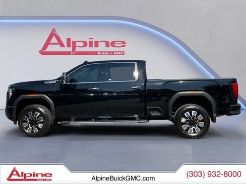 Used 2024 GMC Sierra 2500 Denali w/ Denali Reserve Package AWD/4WD image 2