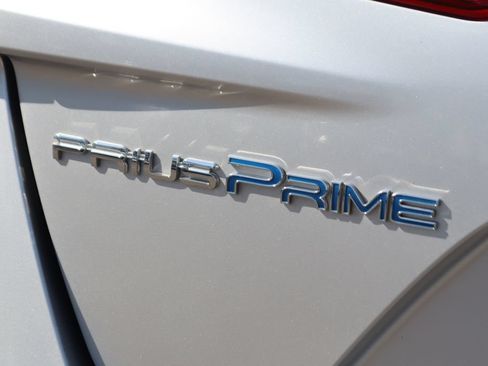 Used 2018 Toyota Prius Prime Premium w/ Carpet Mat Package FWD image 41