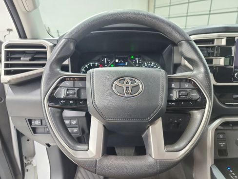 Used 2022 Toyota Tundra SR5 w/ SR5 Convenience Package AWD/4WD image 21