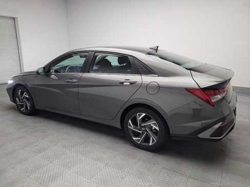 Used 2025 Hyundai Elantra SEL FWD image 3