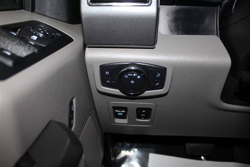 Used 2019 Ford F150 XLT w/ Equipment Group 302A Luxury AWD/4WD image 25