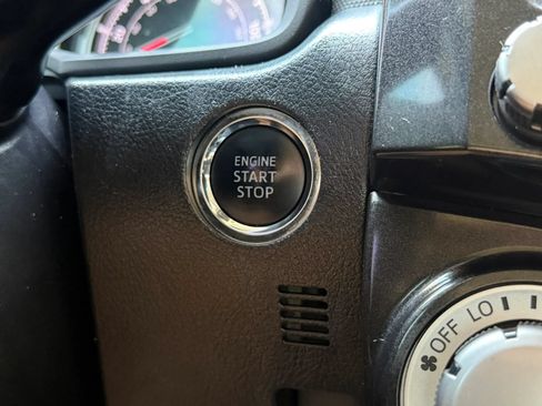 Used 2020 Toyota 4Runner Venture w/ Moonroof Package AWD/4WD image 41