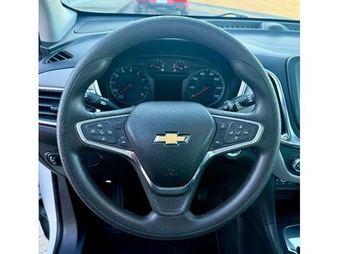 Used 2022 Chevrolet Equinox LS image 14