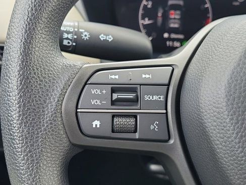 Certified 2025 Honda HR-V LX image 19