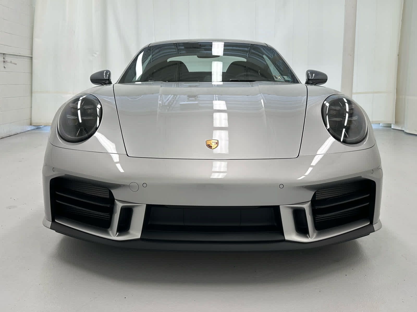Used 2025 Porsche 911 Carrera T RWD image 5