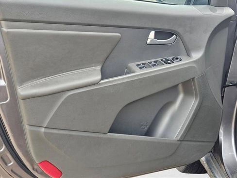 Used 2013 Kia Sportage LX FWD image 6