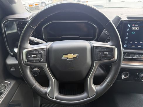 Used 2023 Chevrolet Silverado 1500 LT AWD/4WD image 18
