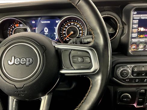 Used 2021 Jeep Wrangler Unlimited Sahara AWD/4WD image 12