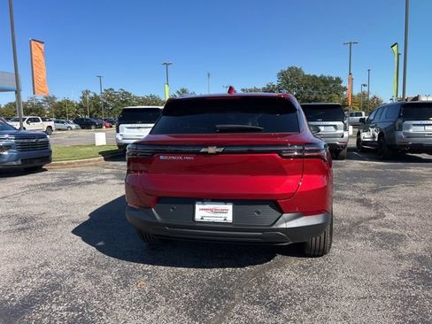 New 2026 Chevrolet Equinox EV LT image 4