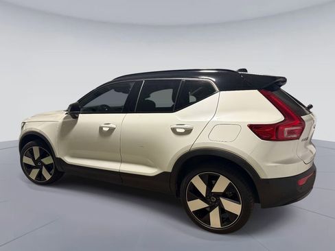 Used 2025 Volvo EX40 Ultra AWD/4WD image 4