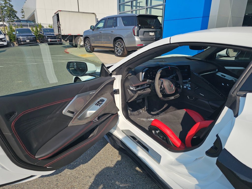 Used 2025 Chevrolet Corvette E-Ray w/ ZER Performance Package AWD/4WD image 19