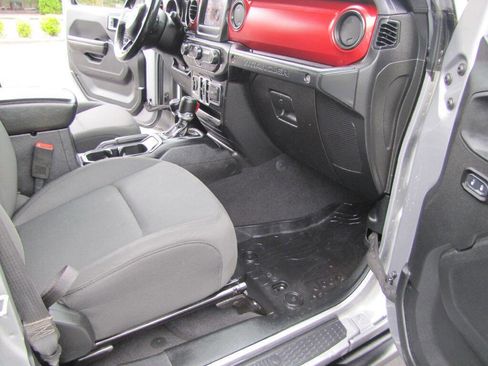 Used 2018 Jeep Wrangler Unlimited Sport S AWD/4WD image 23
