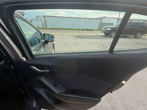 Used 2016 MAZDA MAZDA3 i Sport w/ Preferred Equipment Package image 19