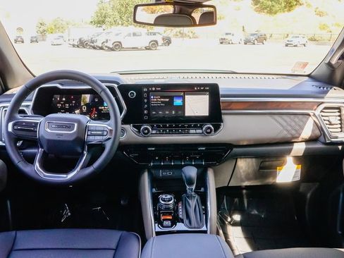 New 2026 GMC Canyon Denali image 12