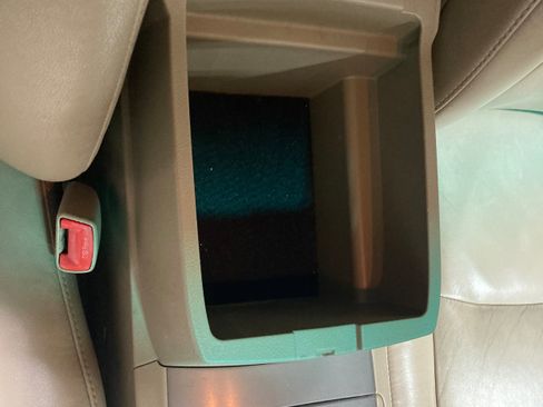 Used 2010 Toyota Highlander SE image 7