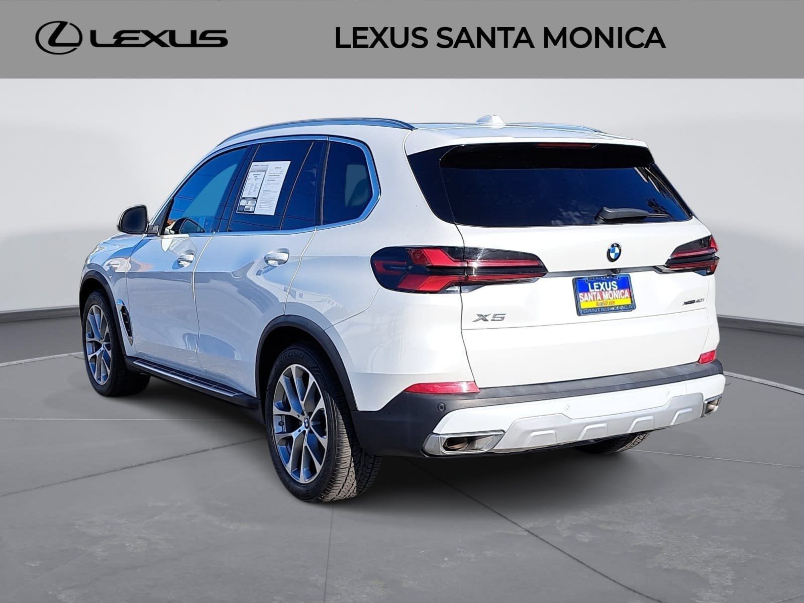 Used 2024 BMW X5 xDrive40i w/ Premium Package AWD/4WD image 7