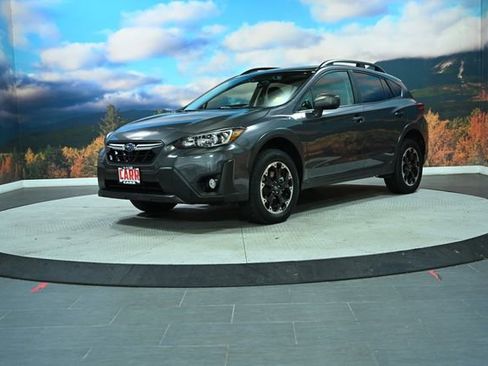 Used 2023 Subaru Crosstrek 2.0i Premium image 4