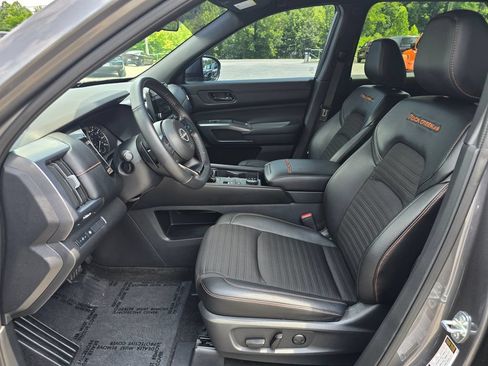 Used 2024 Nissan Pathfinder Rock Creek AWD/4WD image 4