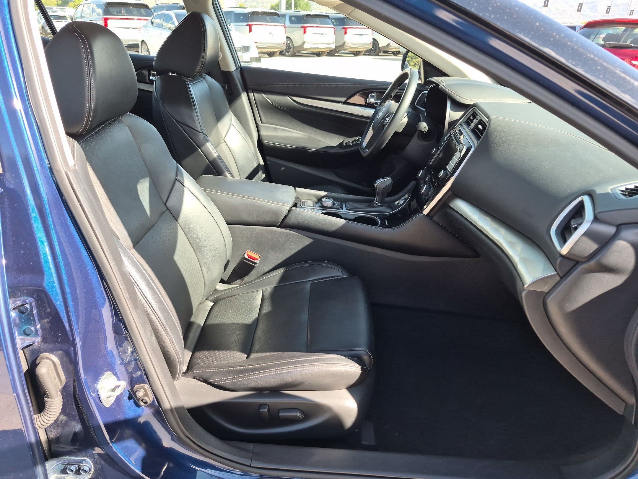 Used 2022 Nissan Maxima SV w/ Floor Mat Group FWD image 29