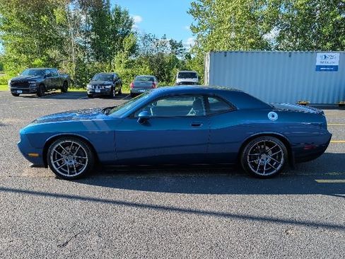 Used 2009 Dodge Challenger R/T RWD image 3