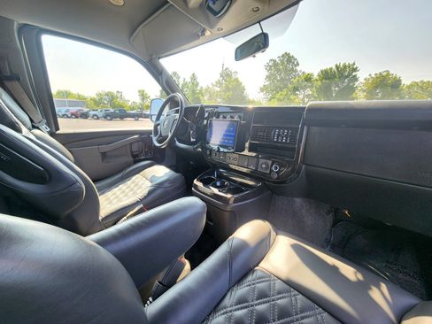 Used 2022 GMC Savana 2500 w/ Enhanced Convenience Package RWD image 49