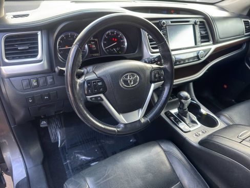 Used 2015 Toyota Highlander Limited image 9