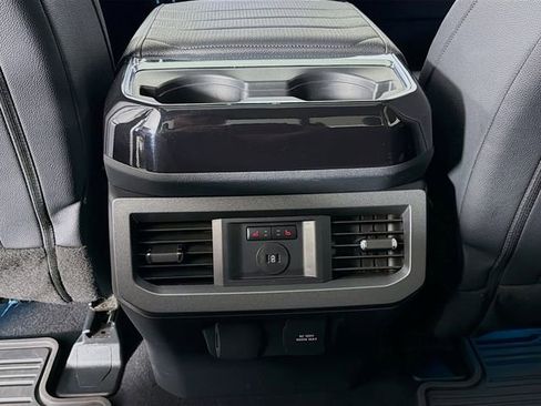 Used 2023 Ford F250 Lariat w/ Lariat Ultimate Package AWD/4WD image 32