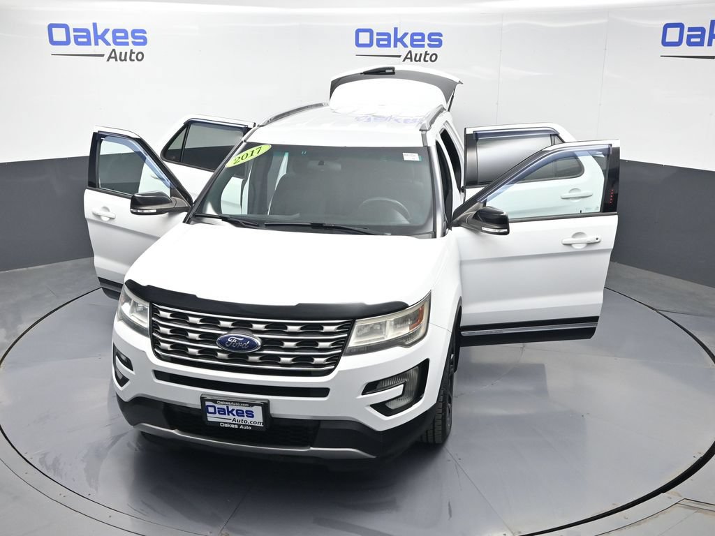 Used 2017 Ford Explorer XLT FWD image 54