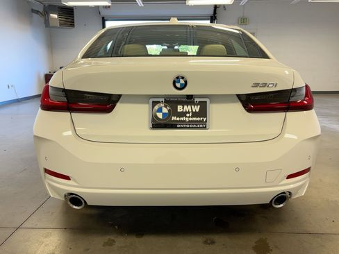 Used 2026 BMW 330i Sedan w/ Convenience Package image 9