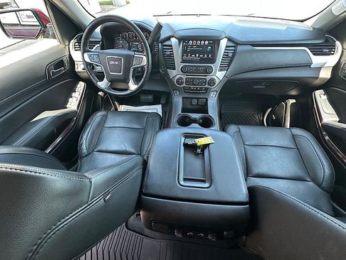 Used 2019 GMC Yukon SLT w/ Open Road Package AWD/4WD image 16