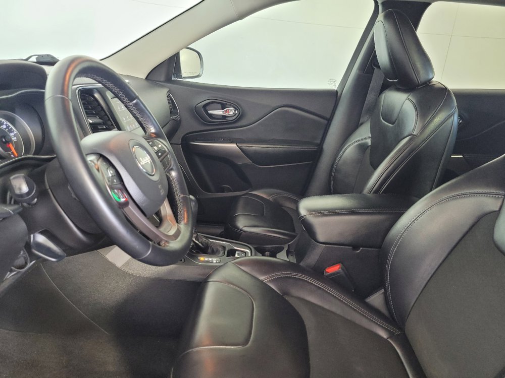 Used 2021 Jeep Cherokee Latitude Plus FWD image 17