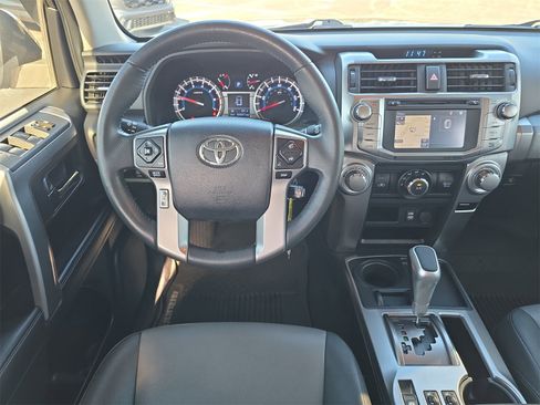 Used 2019 Toyota 4Runner SR5 Premium image 10