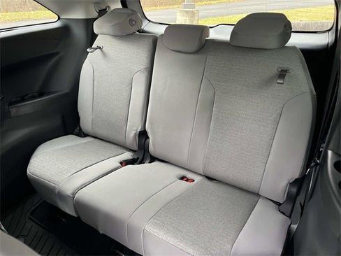 New 2026 Toyota Sienna LE image 18