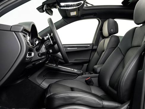 Certified 2026 Porsche Macan S AWD/4WD image 8