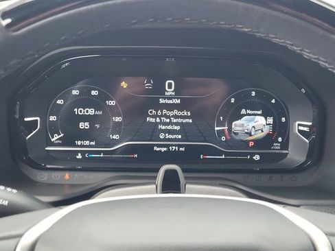 Used 2024 GMC Yukon Denali w/ Denali Reserve Package image 16