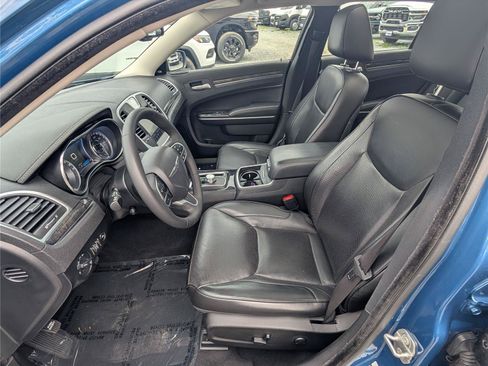 Used 2023 Chrysler 300 Touring L w/ Popular Equipment Group AWD/4WD image 17