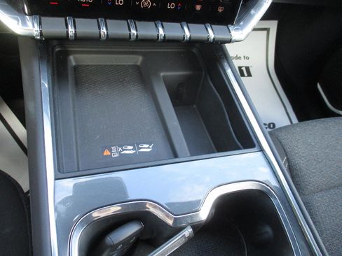 Used 2025 GMC Acadia Elevation image 41