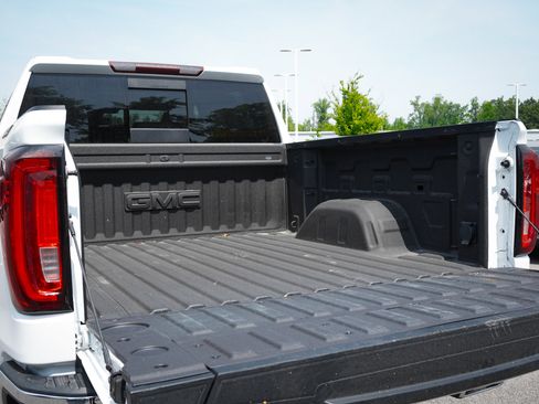 Used 2020 GMC Sierra 1500 SLT w/ SLT Premium Plus Package AWD/4WD image 30