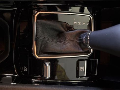 Certified 2024 Jeep Compass Limited image 24