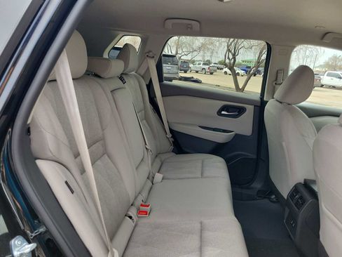 Used 2024 Nissan Rogue SV image 17