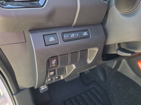 Used 2026 Nissan Frontier PRO-4X AWD/4WD image 17