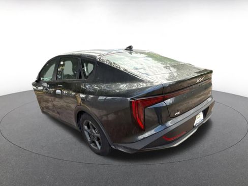 Used 2025 Kia K4 LXS image 5