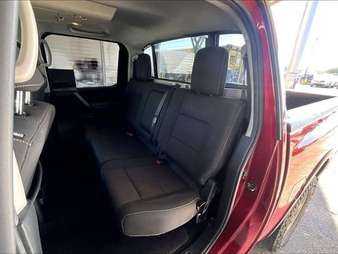 Used 2014 Nissan Titan PRO-4X AWD/4WD image 34