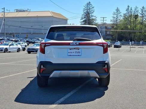 New 2026 Kia Seltos LX FWD image 4