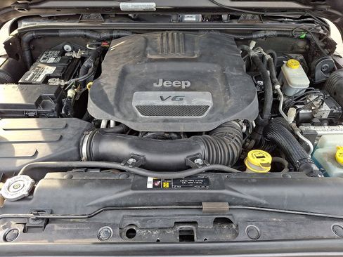 Used 2018 Jeep Wrangler Unlimited Sport S image 26