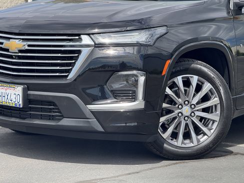 Used 2023 Chevrolet Traverse Premier image 3