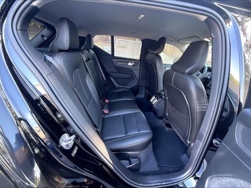 New 2026 Volvo XC40 B5 Core w/ Climate Package AWD/4WD image 27