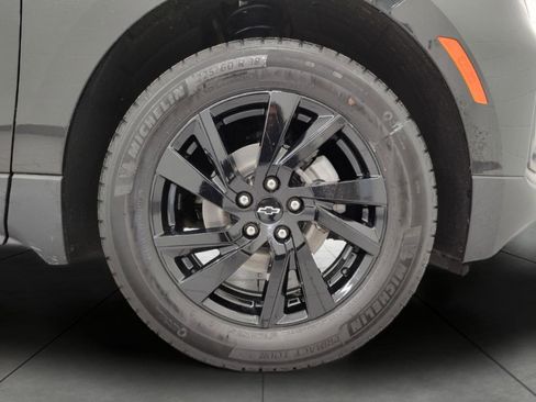 Used 2024 Chevrolet Equinox LS w/ LS Convenience Package image 3