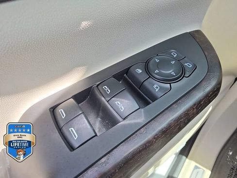 Certified 2023 GMC Acadia Denali w/ Denali Technology Package FWD image 22