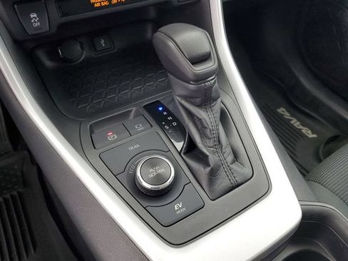 Used 2020 Toyota RAV4 LE w/ All Weather Liner Package AWD/4WD image 30